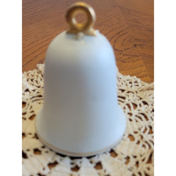 White Dinner Bell 3D Floral Made in Japan Collectible Decorative Ceramic - Picture 7 of 9